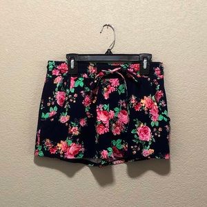 Floral Fabric Shorts w/Pockets & Drawstring Waist